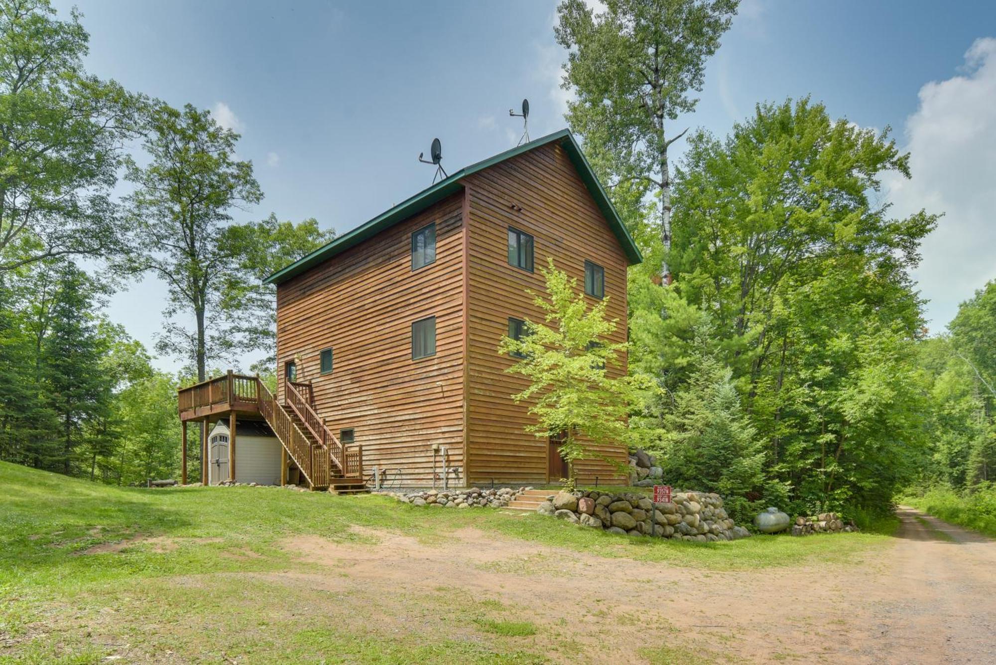 Scenic Hayward Lake View Retreat With Fire Pit Екстериор снимка