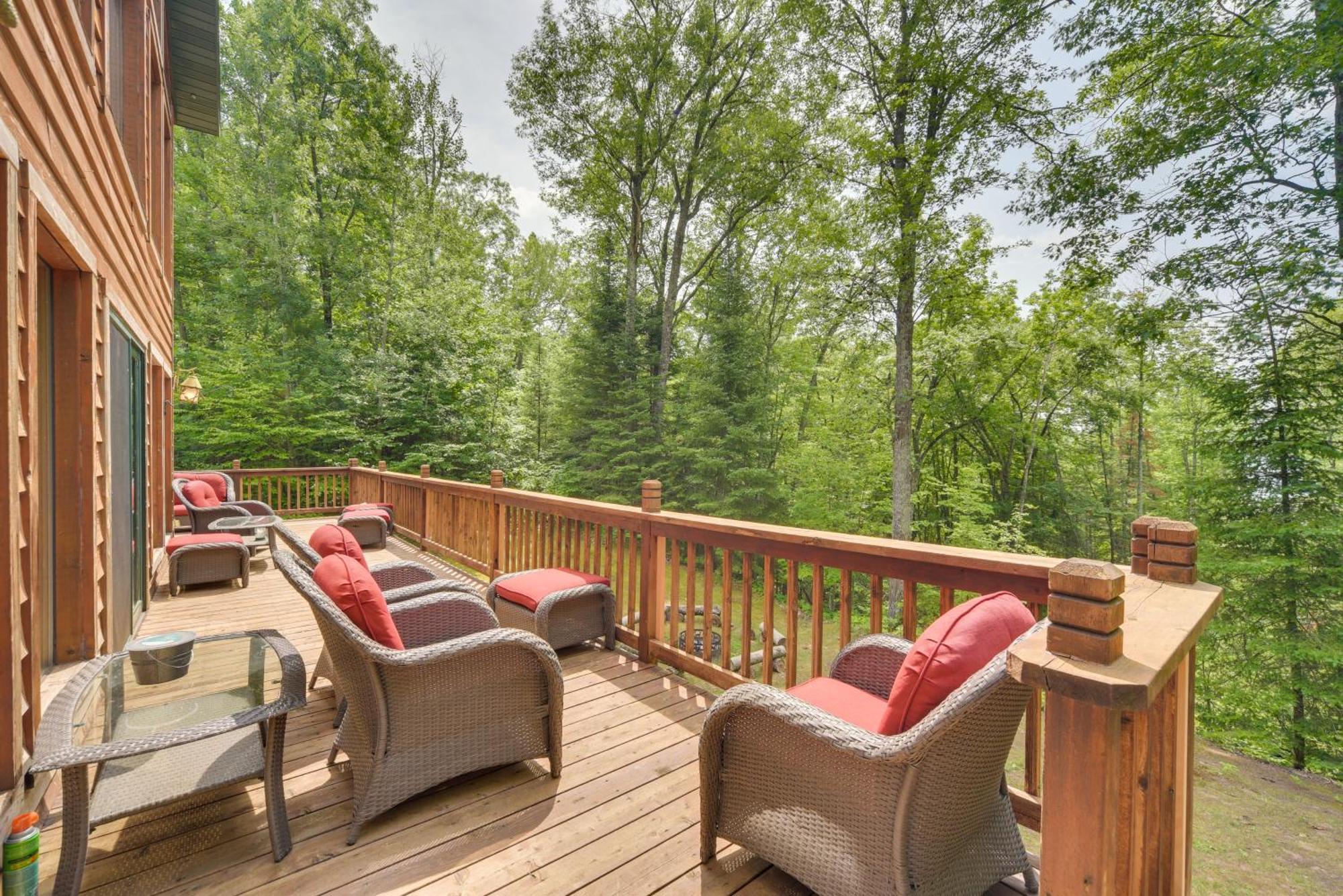 Scenic Hayward Lake View Retreat With Fire Pit Екстериор снимка