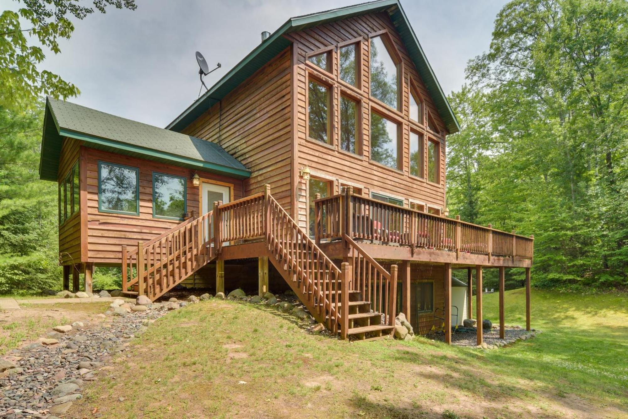 Scenic Hayward Lake View Retreat With Fire Pit Екстериор снимка