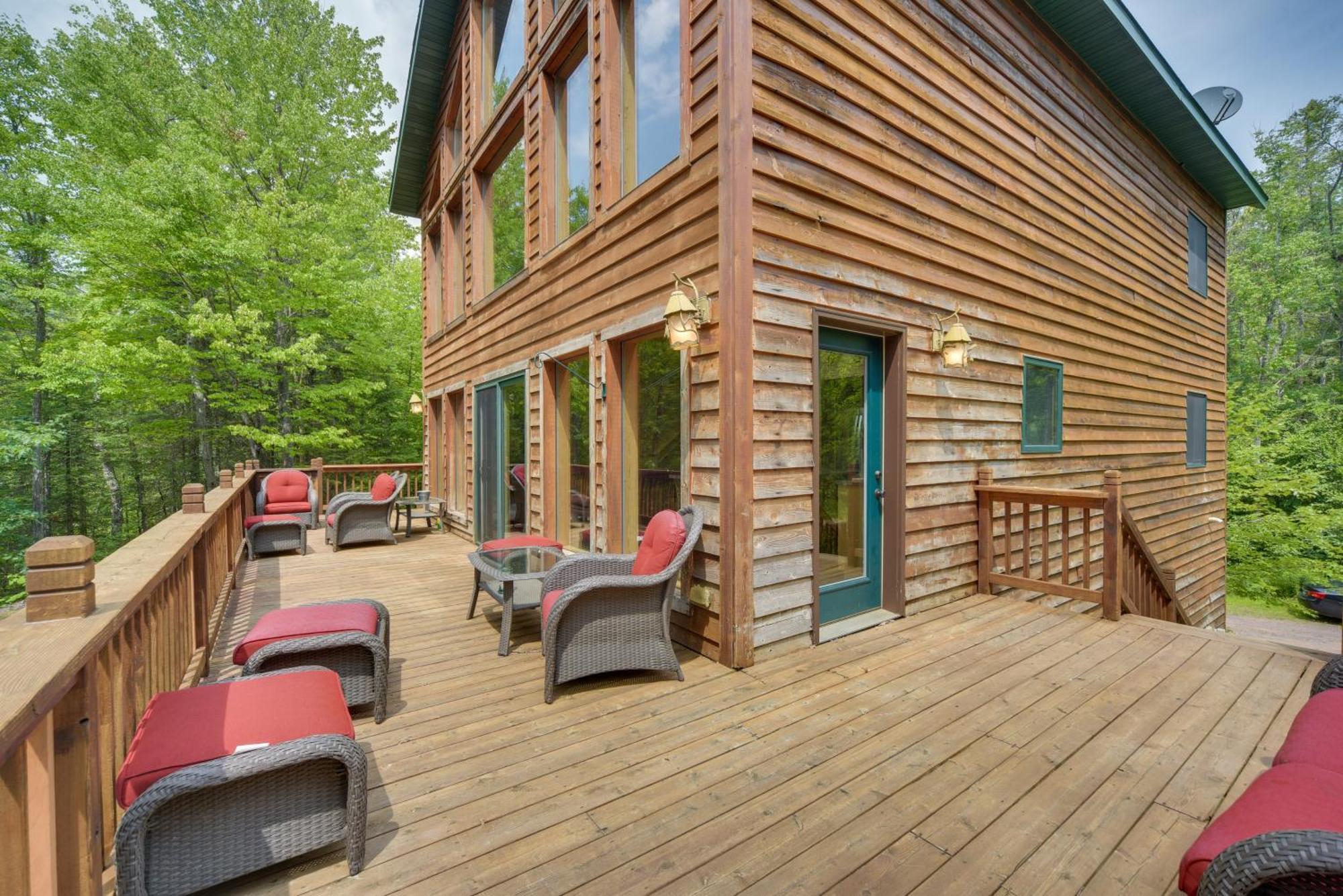 Scenic Hayward Lake View Retreat With Fire Pit Екстериор снимка