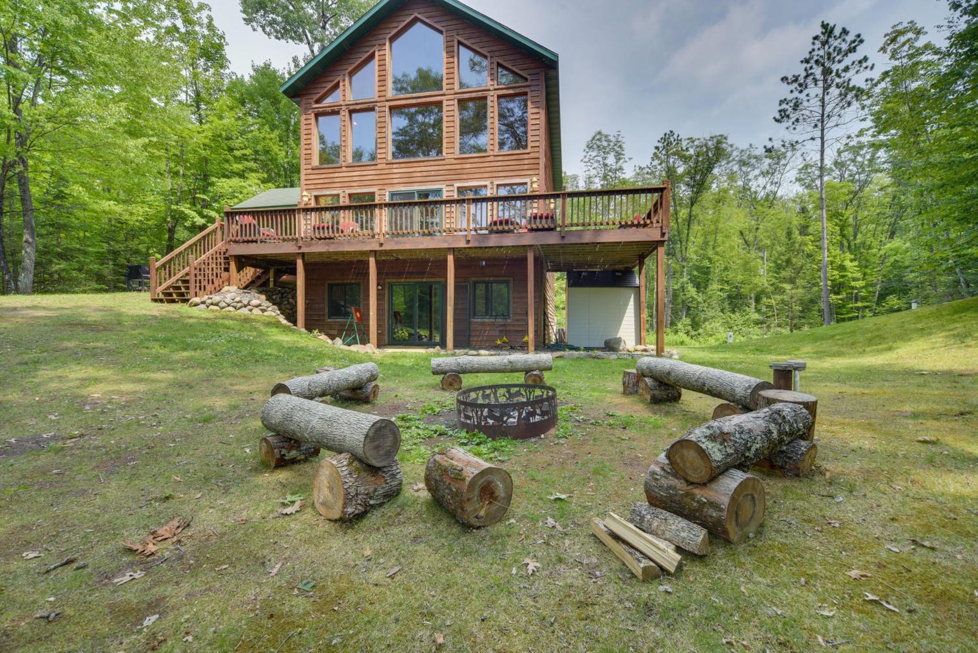 Scenic Hayward Lake View Retreat With Fire Pit Екстериор снимка