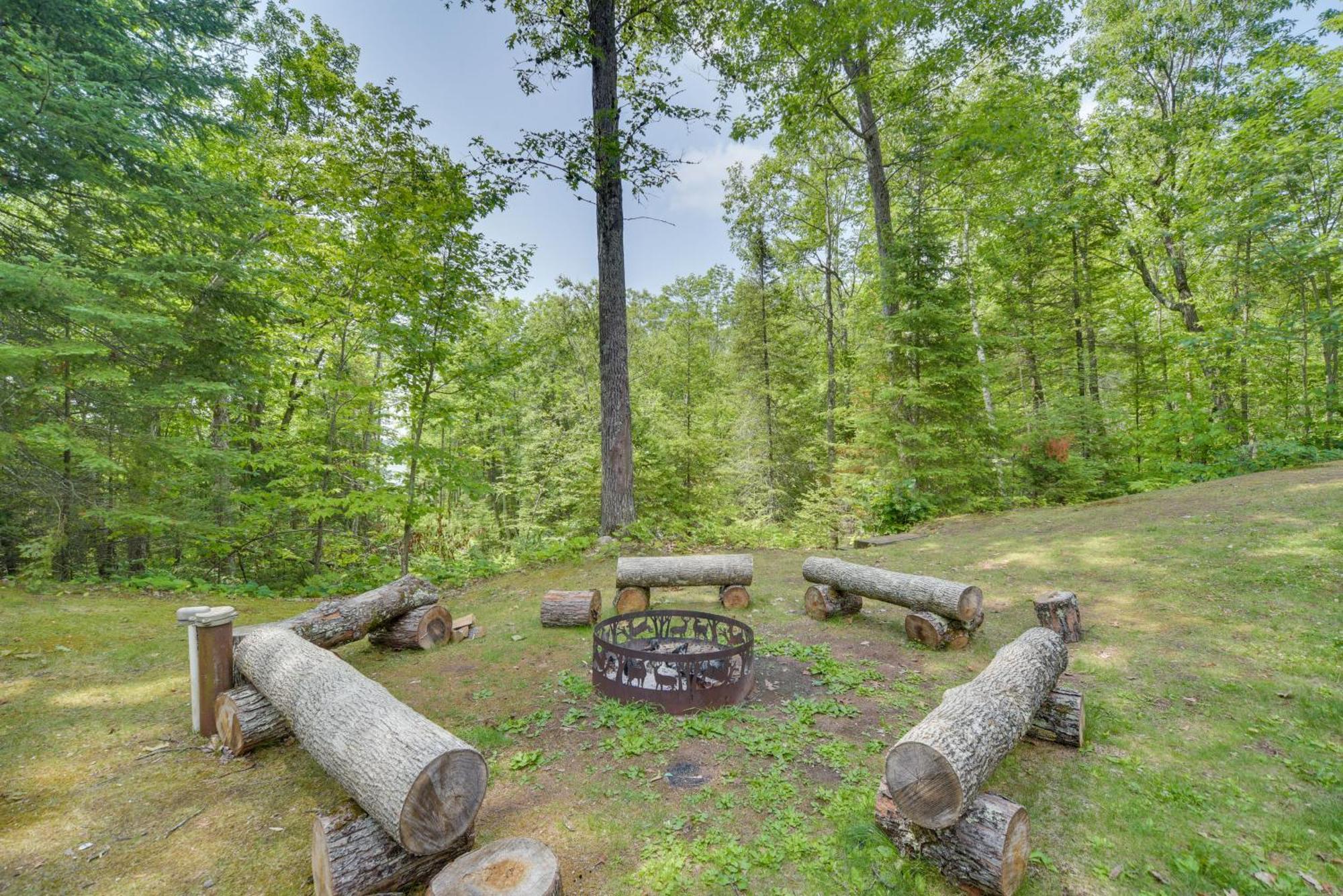 Scenic Hayward Lake View Retreat With Fire Pit Екстериор снимка