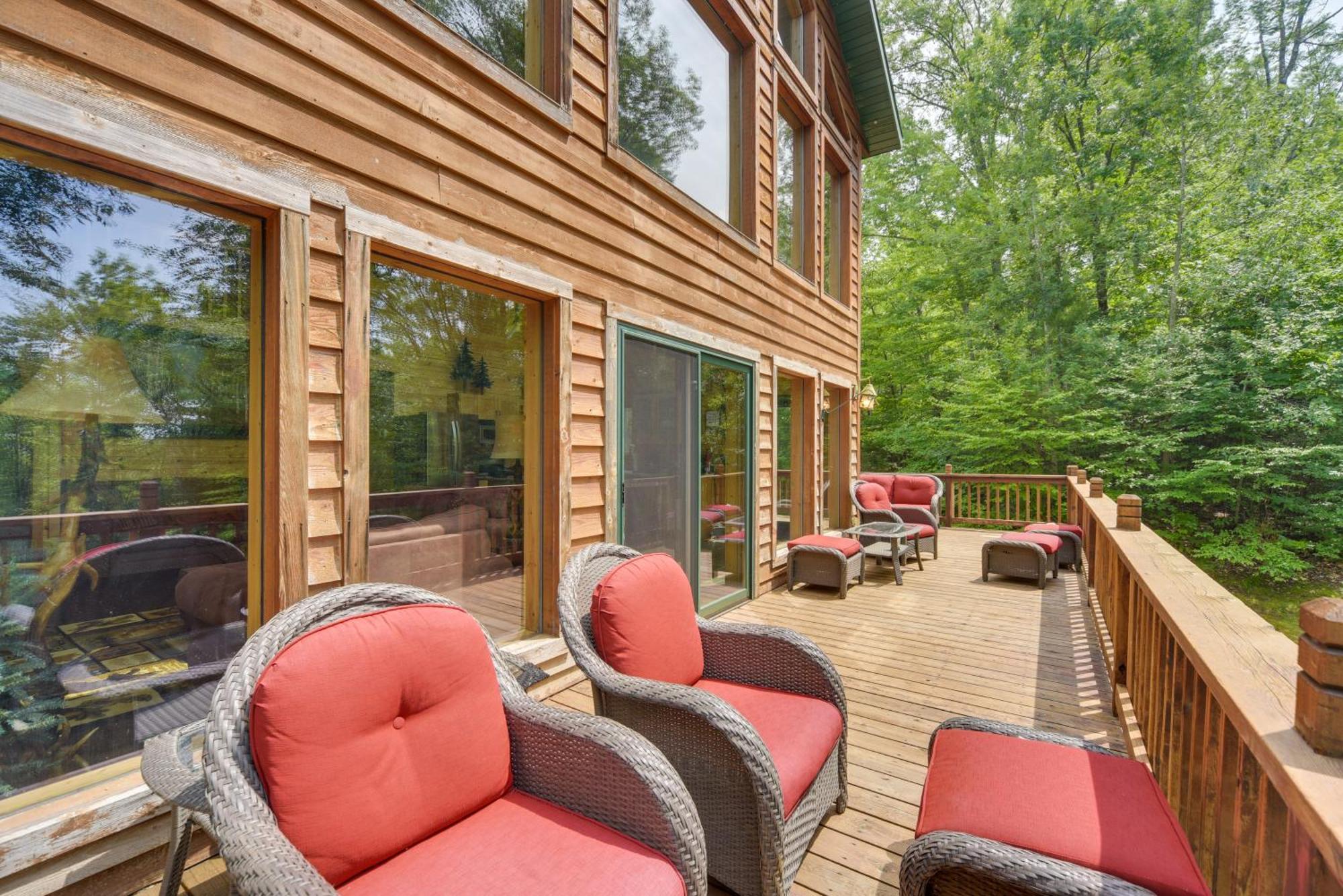 Scenic Hayward Lake View Retreat With Fire Pit Екстериор снимка